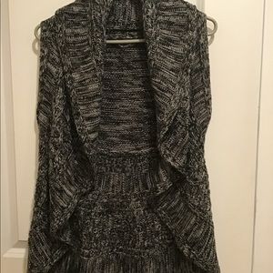 Sleeveless cardigan, size M